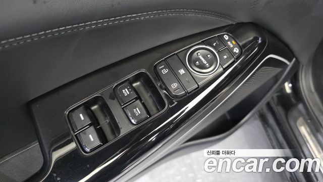 Kia K7 2017 — photo 19