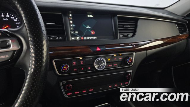 Kia K7 2017 — photo 21