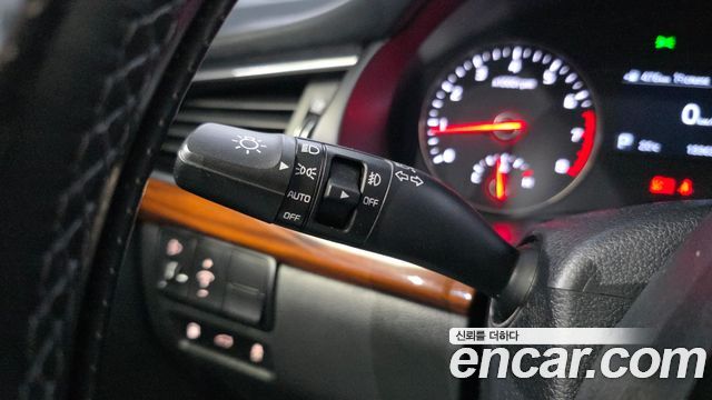 Kia K7 2017 — photo 28