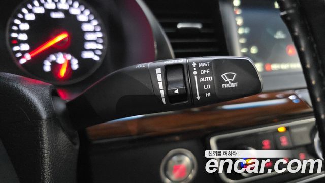 Kia K7 2017 — photo 29
