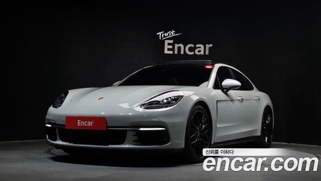Porsche Panamera 2018 — photo 1