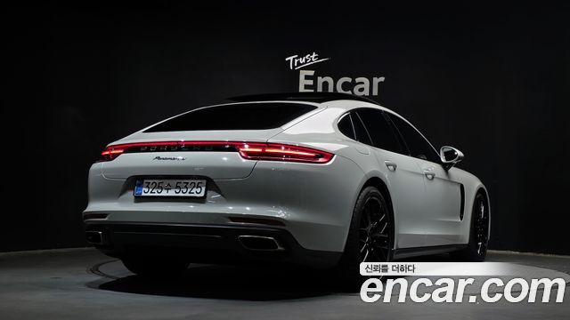 Porsche Panamera 2018 — photo 2