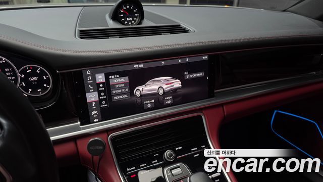 Porsche Panamera 2018 — photo 20