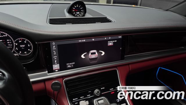 Porsche Panamera 2018 — photo 21