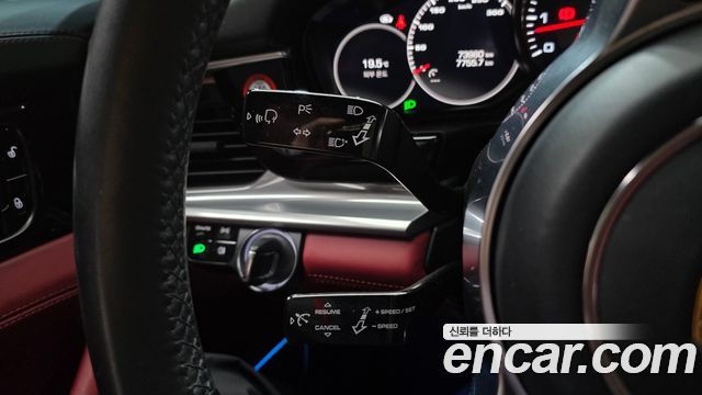 Porsche Panamera 2018 — photo 24
