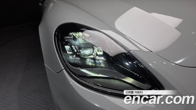 Porsche Panamera 2018 — photo 8