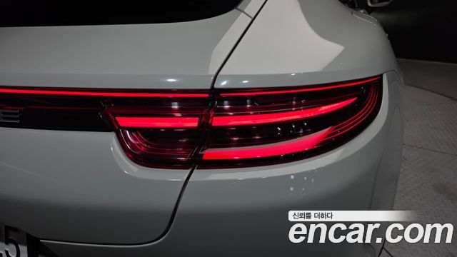 Porsche Panamera 2018 — photo 9