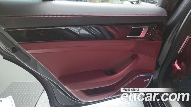 Porsche Panamera 2018 — photo 15