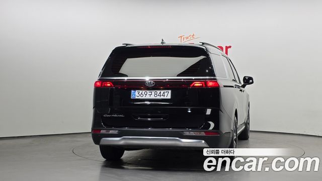 Kia Canival 2021 — photo 4