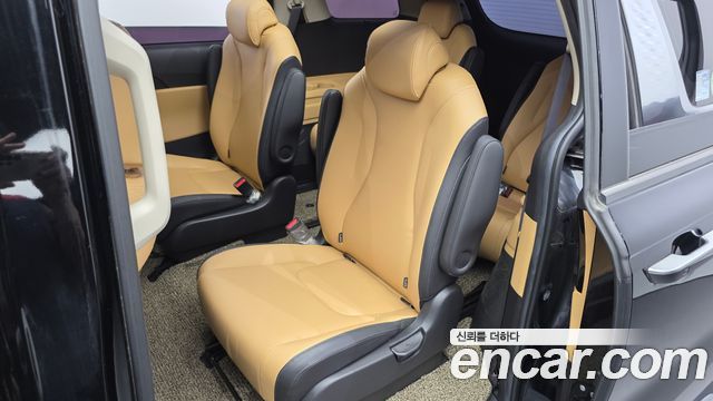 Kia Canival 2021 — photo 11
