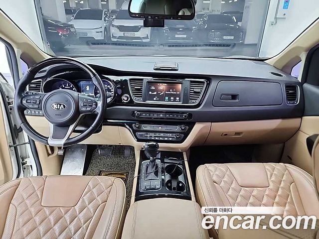 Kia Canival 2016 — photo 7