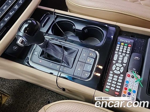 Kia Canival 2016 — photo 8
