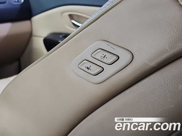 Kia Canival 2016 — photo 14