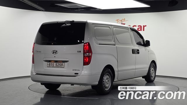 Hyundai Starex 2011 — photo 2