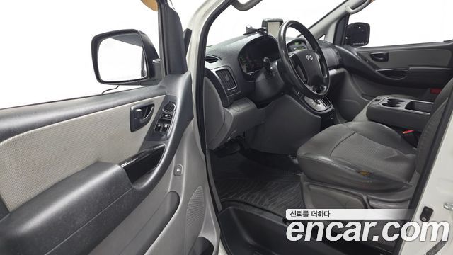 Hyundai Starex 2011 — photo 10