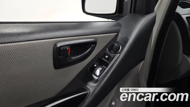 Hyundai Starex 2011 — photo 14