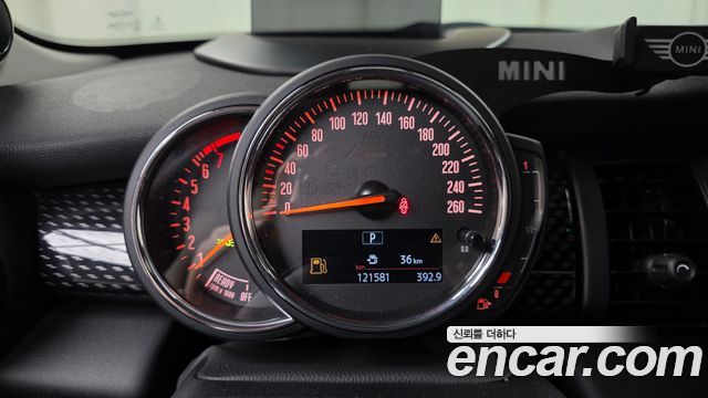 Mini Cooper 2019 — photo 8