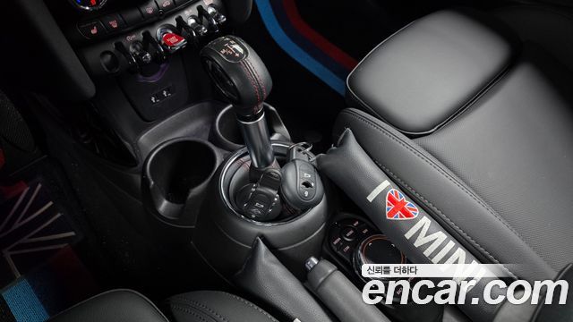 Mini Cooper 2019 — photo 9
