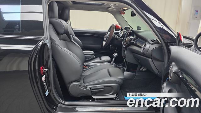 Mini Cooper 2019 — photo 11