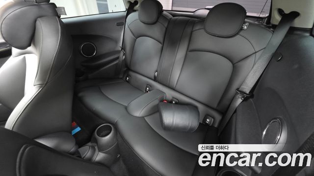 Mini Cooper 2019 — photo 12