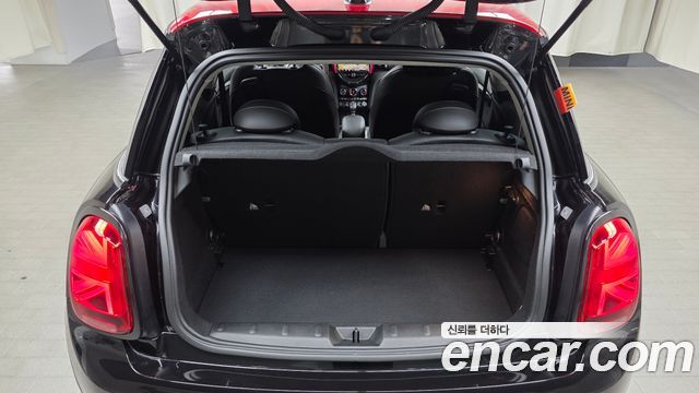 Mini Cooper 2019 — photo 20
