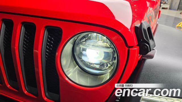 Jeep Wrangler 2021 — photo 8