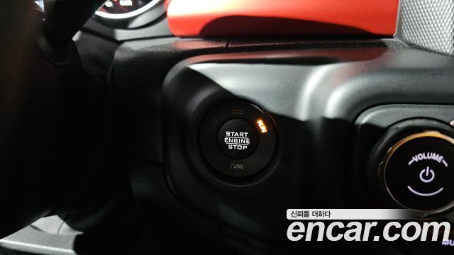 Jeep Wrangler 2021 — photo 27