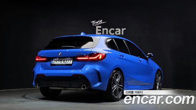 BMW 1-Series 2022 — photo 2