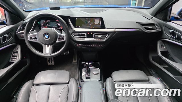 BMW 1-Series 2022 — photo 10