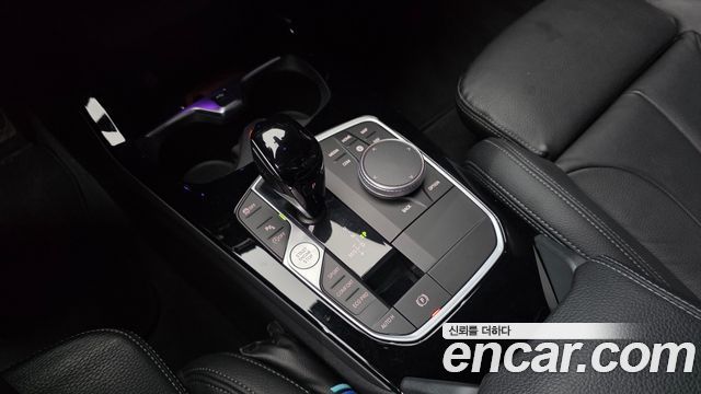 BMW 1-Series 2022 — photo 12