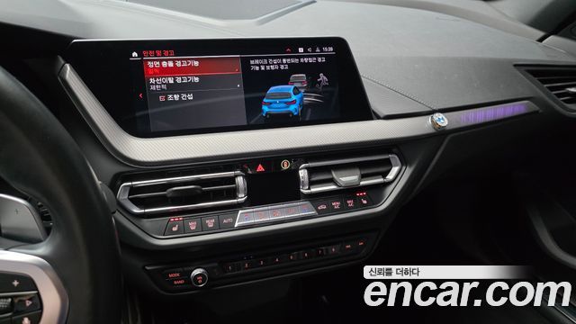 BMW 1-Series 2022 — photo 20