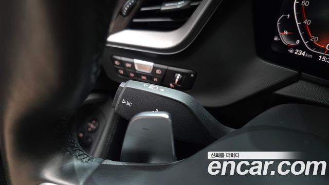 BMW 1-Series 2022 — photo 25