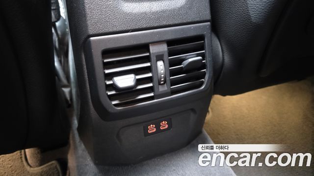 BMW 1-Series 2022 — photo 26