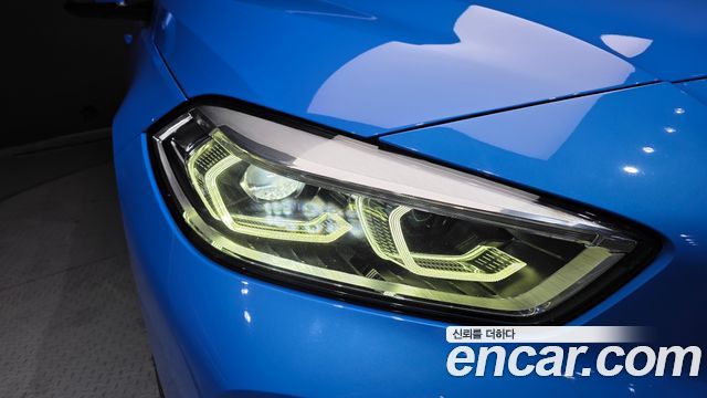 BMW 1-Series 2022 — photo 8