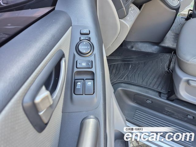 Hyundai Starex 2015 — photo 18