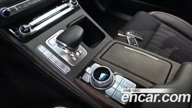 Genesis G90 2019 — photo 12
