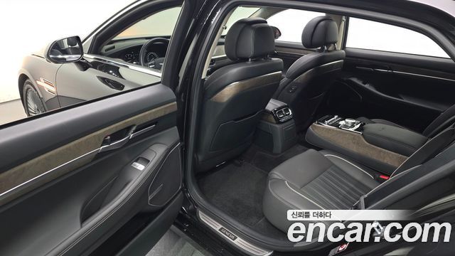 Genesis G90 2019 — photo 18
