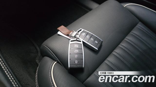 Genesis G90 2019 — photo 22