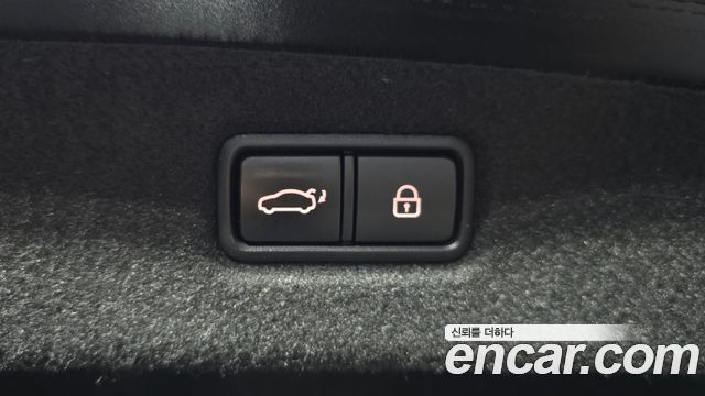Genesis G90 2019 — photo 24