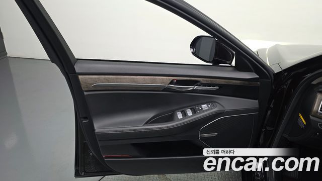 Genesis G90 2019 — photo 14