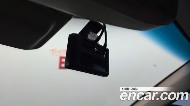 Genesis G90 2019 — photo 27