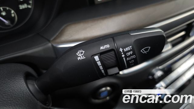 Genesis G90 2019 — photo 30
