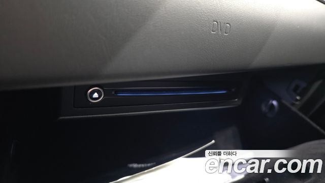 Genesis G90 2019 — photo 31