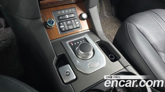 Land Rover Discovery 2016 — photo 9