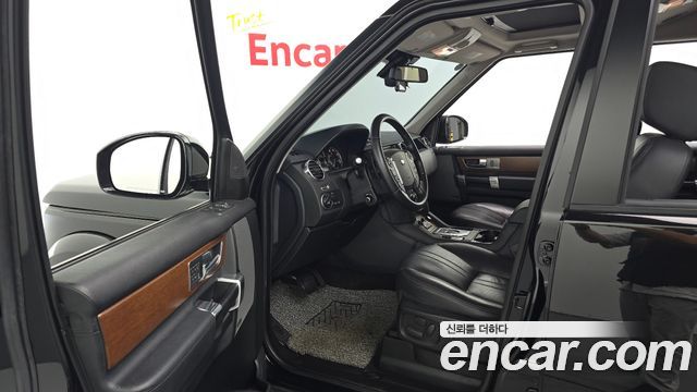 Land Rover Discovery 2016 — photo 10