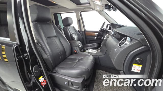 Land Rover Discovery 2016 — photo 11