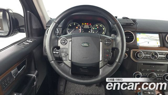 Land Rover Discovery 2016 — photo 13
