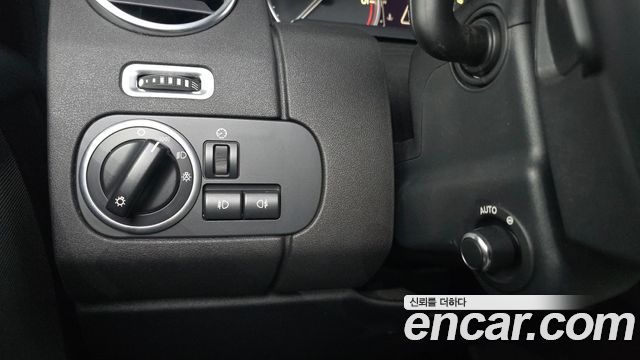 Land Rover Discovery 2016 — photo 18