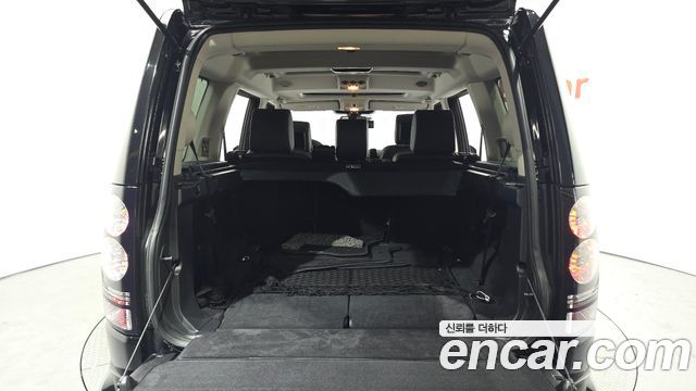 Land Rover Discovery 2016 — photo 20