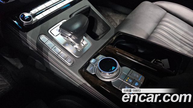 Genesis G90 2019 — photo 12